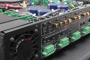 Усилитель мощности Rotel C8  plus